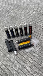 PAKET HANDGRIP HG55 HANFAT SARUNG GAS GRIP MOSCOW HG 55 HG66 BULU + JALU STANG PCX ( KANAN - KIRI ) HANDFAT GAGANG STANG JALU STANG MODEL PCX CHROME universal BEAT VARIO SCOOPY SPACY GENIO PCX ADV FAZZIO AEROX GEAR FREEGO MIO S MIO M3 MIO 125 NMAX AEROX