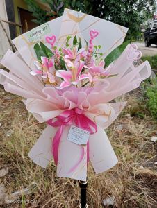 buket bunga  wisudaulang tahun kadohadiah