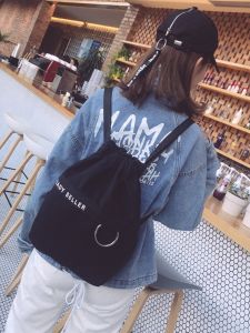 กระเป๋าเป้สะพายหลังผ้าใบสไตล์เกาหลี กระเป๋าสะพายข้างแบบมีเชือกผูก กระเป๋าเป้สะพายหลังแบบลำลองสำหรับนักเรียนทั้งชายและหญิง