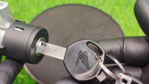 สวิทช์กุญแจ ชุดกุญแจ ดอกกุญแจ ตัวเปิดเบาะ honda เวฟ125i บังลมรุ่นหัวฉีด งานเทียบแท้ ปลั้ก4สาย รหัส 35010-KPH