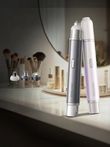 monqiqi | Electric Lady Trim Eyebrow Trimmer