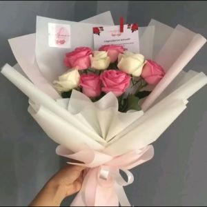 Buket Bunga Mawar Fresh /  Bunga Mawar Genggam Segar / Bunga Rangkai Mawar Asli
