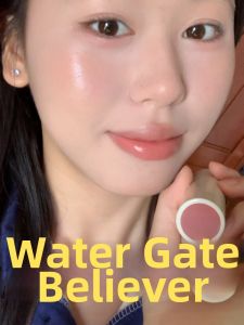 Multi-use Highlighter & Blush With Built-in Blending Brush