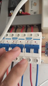 AC/DC MCB Miniature Circuit Breaker 1P 2P 10A 16A 20A 32A 40A 50A 63A Electrical Safety Breaker