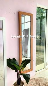 Adapta - Rak Hias Pajangan Dinding dengan Gantungan Kayu dan Lubang Warna Kuning Aesthetic Minimalis