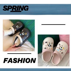 LHMonday งานมาใหม่ รองเท้าแตะหัวโตแฟชั่น ทรงสวยงานดี มีมาให้เลือกหลาย สี เนื้อยางนิ่ม เบา บาง ใส่สบาย มีลายแก้ปวดเท้า กันน้ำ กันลื่น ใส่สบายสุดๆ รุ่นนี้แถมฟรีตัวติดด้วยนะ ถ้าชอบ ถูกใจ ซื้อกันได้เลย