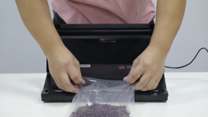 [ประกัน1ปี] เครื่องซีลสูญญากาศ Vacuum Sealer แถบหนา 3mm เครื่องซีลถุง แบบเรียบ เครื่องซีล สุญญากาศ อาหารแห้ง / น้ำ ปรับโหมดเปียกและแห้งได้ สะดวกจบในเครื่องเดียว