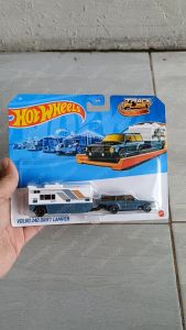 Hot Wheels Truck Camping Volvo 240 Drift Wagon Track Fleet / Mainan Diecast Mobil Truk Hotwheels