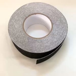 Băng keo nhám màu Đen rộng 5cm dán nền - cầu thang chống trơn trượt bán theo mét - Shop Út Lớn