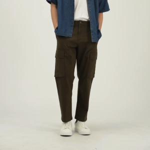 EDWIN JEANS - NICHOL OLIVE Celana Cargo Pria Baggy Fit Warna Olive