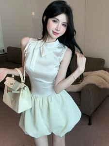 ชุดเดรสกระโปรงสั้นสไตล์เจ้าหญิงพร้อมโบว์ผีเสื้อ กระโปรงสั้นสไตล์เกาหลี แขนกุด คอวี สีพื้น แฟชั่นฤดูใบไม้ผลิ