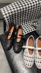 New Fashion Flat Sandals for Women Hollow Out Casual Shoes Lightweight Solid Color Leather Shoes