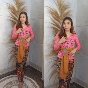 Kanaya Setelan Kebaya Sofia Juliette Strait dan Rok Kamen Moscreft Songket Batik Free Selendang Pengantin Pesta Wisuda Modern