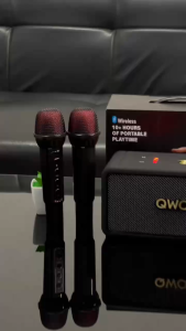 ลำโพงบลูทูธ รุ่น M3 ฟรีไมค์ลอย2ตัว รองรับAUX TF USB บอก%แบตเตอรี่ เสียงดี เพิ่ม-ลดเสียงได้  สามารถเชื่อมได้2ตู้ ลำโพงพร้อมไมค์ร้องเพลง