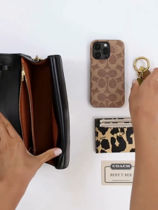 Original Womens Bag IDOL Small Square Bag Single Shoulder Chain Love Bean Postman Bag New Handbag CP131  size: 23*10*6cm