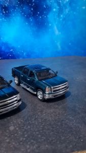 Diecast Miniatur Mainan Mobil Jeep Double Cabin Chevrolet Silverado Besi Metal Buka Pintu