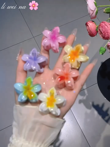 4CM Colourful Flower Hair Clips 鸡蛋花朵小抓夹 Klip Cakar Bunga Telur Hairpin Fesyen Petal Grab Women Gradient Beach Hair Accessories