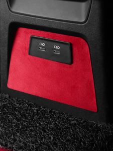 ALCANTARA | Ốp Trang Trí Bảng Sạc USB Phía Sau Audi A3 8Y S3 2021-2025 Chống Trầy Xước Chất Liệu Da Alcantara/Carbon Fiber Độ Chế Nội Thất Ô Tô