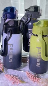 กระติกน้ำเก็บเย็น พกพาสะดวก ไล่สี สุดเท่ พร้อมสายสะพาย และหลอด ขนาด 1000 ml พร้อมส่งจากไทยFood Gradeสแตนเลส316 สแตนเลสแก้วเก็บความเย็นแก้วเก็บความเย็น สามารถใช้สำหรับสำนักงาน กีฬา และการเดินทาง