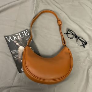 TAS BAHU WANITA BAHAN TEBAN MURAH ELEGANT FINA SHOULDERBAG TERBARU