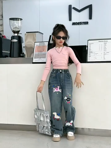 กางเกงยีนส์เด็กผู้หญิง กางเกงขากว้าง เวอร์ชั่นเกาหลี กระเป๋าหลาย ลายการ์ตูน สําหรับเด็กผู้หญิง ใหม่【จัดส่งจากประเทศไทย】