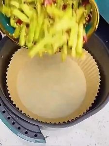 100pcs Air Fryer Paper Oven Paper Disposable Non-Stick Airfryer Baking Papers Liners Parchment Paper for Baking Microwave