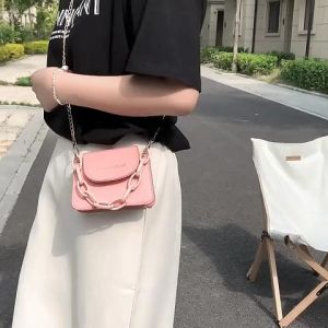 LH.Bigsizeโปรโมชั่น สุดฮอต กระเป๋ามาใหม่ สไตล์เกาหลี ดีเทลแต่งอะไหล่โซ่สุดน่ารัก ไซซ์เล็ก พกพาสะดวก มีให้เลือก 4 สี สวยทุกสี ดูดีทุกแบบ สั่งเลยยย