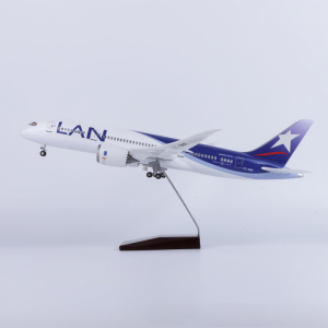 43cm Collectible Aircraft Chile LAN B787 Diecast Resin Airplane Model Kit with Landing Gear Wheel For Aviation Souvenir Gift