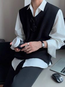 Handsome V Neck Sweater Vest Sweater Mens Japanese College Style Vest Outer Wear Autumn and Winter Loose Sleeveless Sweater