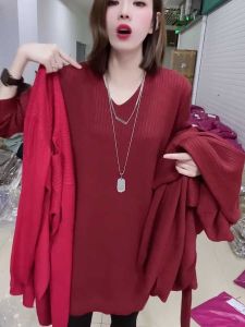 เสื้อสเวตเตอร์ถักคอวีสีแดงไซส์ใหญ่ ทรงหลวม แขนยาว ทรงตรง สำหรับผู้หญิง ชุดทำงาน ฤดูใบไม้ร่วง 2022 เสื้อสเวตเตอร์ถัก