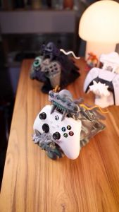 SLYCELAB Dragon Controller Holder for PS5 Xbox etc 3D Printed Functional Desk or Wall Decor