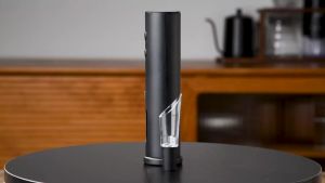 4-in-1 Electric Bottle Wine Opener Set USB Rechargeable Electric Automatic Corkscrew Wine Opener Set Wine Stopper Wine Pourer