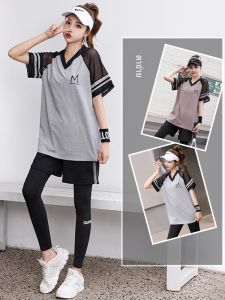 ชุดโยคะวิสูตรสำหรับผู้หญิงในช่วงฤดูร้อน ชุดออกกำลังกายวิ่งแบบหลวมๆ แขนสั้น แห้งเร็ว ชุดโยคะแบบสวมหัว ชุดกีฬาฟิตเนส