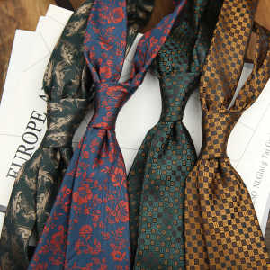 สีแดงเข้ม ลายทาง เนคไทผู้ชาย ทางการ ชุดกึ่งทางการ อุปกรณ์เสริมชุดสูทย้อนยุคสไตล์อังกฤษความกว้างมาตรฐานแฟชั่นโบว์เกอร์ ดีไซน์