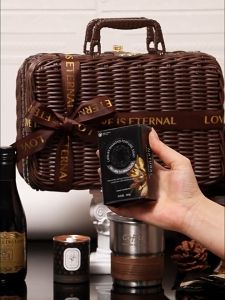 High-end practical mens gifts retro mens portable rattan basket gift box set high-end portable gifts