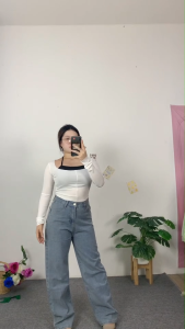 ชุดเซ็ตผู้หญิง  เสื้อแฟชั่น + กางเกงยีนส์เอวสูง