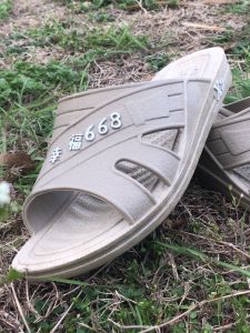 Classic Mens Summer Slippers Anti-Slip Wear-Resistant Field Work Outdoor Thick Bottom Sport Style PVC Material Slip-On Shoes