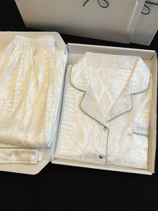 Áo Ngủ Lụa Băng Tay Ngắn Mỏng Mùa Hè Cho Nữ Áo Ngủ Mặc Nhà Quần Short Đệm Ngực Cotton Mây Ngọt Ngào Mùa Hè 2025