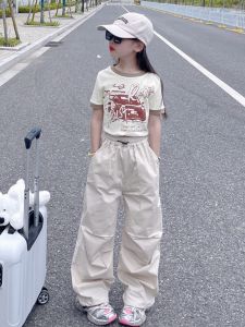 อินเทรนด์ เด็กผู้หญิง ฤดูร้อน ชุดทํางานกางเกงสูทแขนสั้นเท่ ทันสมัย ชุดเสื้อผ้าเด็กสําหรับโรงเรียนและของขวัญ วัสดุอื่นๆ 100%