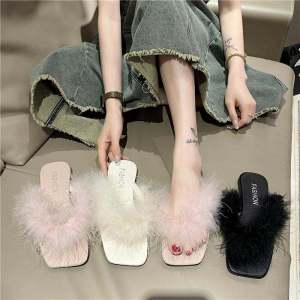 Large Size Womens Slippers Fur Slip-On Flat Sandals Korean Style Casual Low Heel Rubber Outsole Easy to Wear Home Or Outdoors