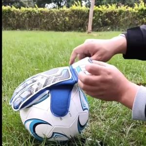 Gloves Grip Spray 30ml GripBoost Spray Gloves Grip Soccer Spray