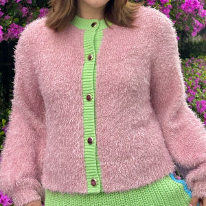 CUPPA - BEAUTIFUL ME Cardigan (2 สี) เสื้อคาร์ดิแกนไหมพรมคอกลม เส้นด้ายขนฟู นุ่มนิ่ม ไม่คัน กระดุมสีทอง ปัก Cuppa ด้านหลัง