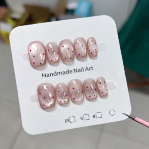 เล็บปลอมสีสันสดใส ประดับลูกปัดแก้วลายจุด สายตาแมว สีชมพู เล็บปลอม แผ่นติดหัวเข็มขัดแบบถอดได้ ดูแลง่าย น่ารัก เล็ก เหมาะสำหรับผู้หญิง