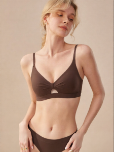 Slimming Side Gather Seamless Sport Lightly Contoured Bra