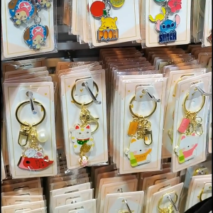 Keychain Cute shark Cat Acrylic Keychains Funny Backpage Pendants Friend Fashion Gift