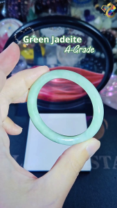 Premium Grade Green Jadeite A-Grade Gui Fei Bangle