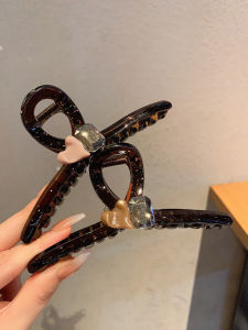 Minimalist Elegant Grip Heart Shape Rhinestone Retro Easy Matching Clip 2024 New Arrival Best Selling Elegance Female Shark Clip Hairpin
