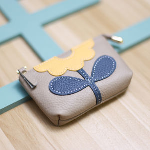 New 2025 Creative Small Flower Leather Coin Purse Zipper Storage Coin Bag Driving License Key Holder Fresh Style Womens Wallet