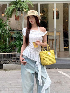 เสื้อยืดแขนสั้นผ้าลูกไม้สไตล์เกาหลีทรงเข้ารูปสำหรับผู้หญิง ฤดูหนาวปี 2025 เสื้อผ้าทำงานแขนยาวลายดอกไม้ทรงเข้ารูป