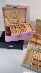 กล่องใส่เครื่องประดับกล่องเก็บเครื่องประดับ2ชั่น หนังสีดำพร้อมส่ง